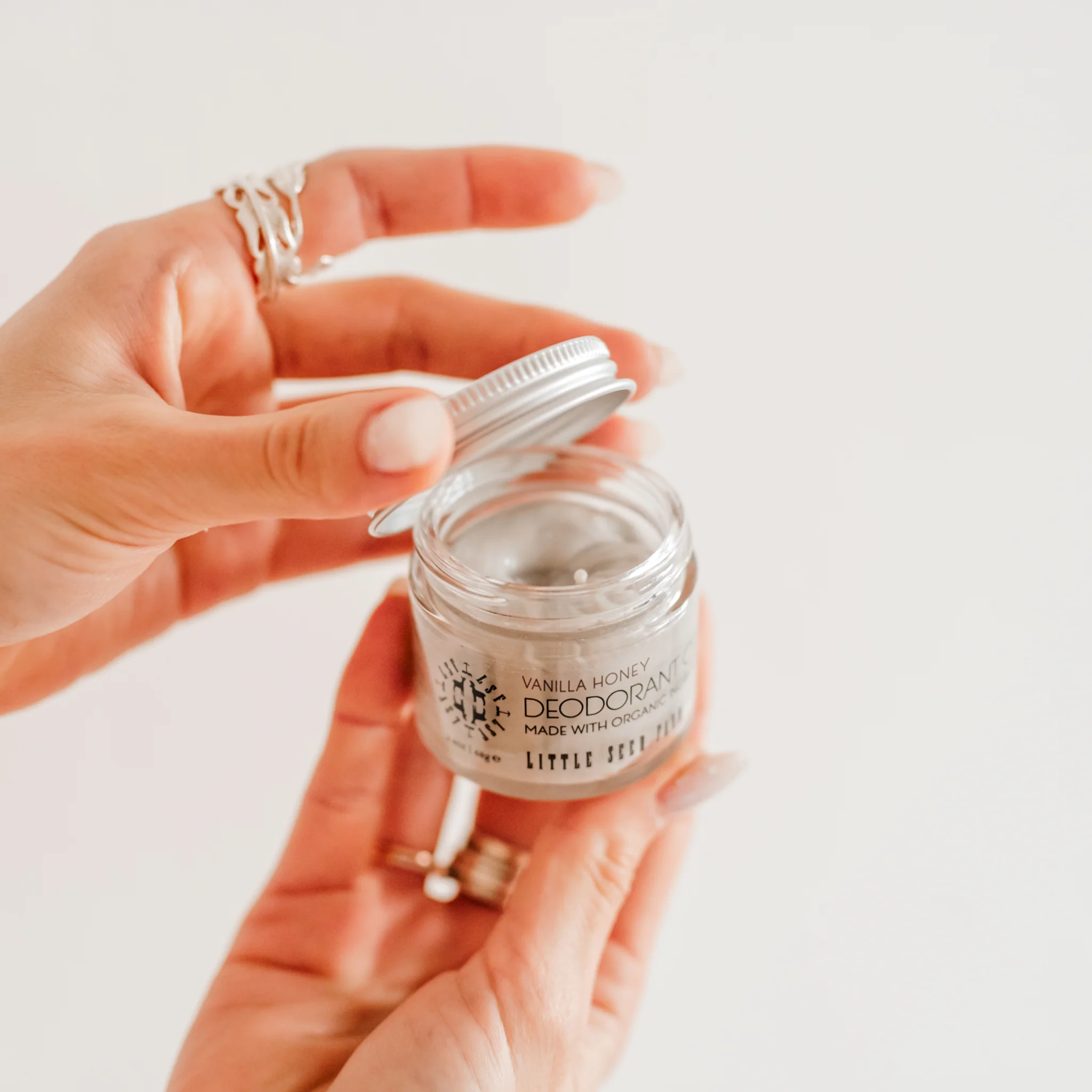 Natural Deodorant Starter Kit – Vanilla Honey Limited Edition - Image 3